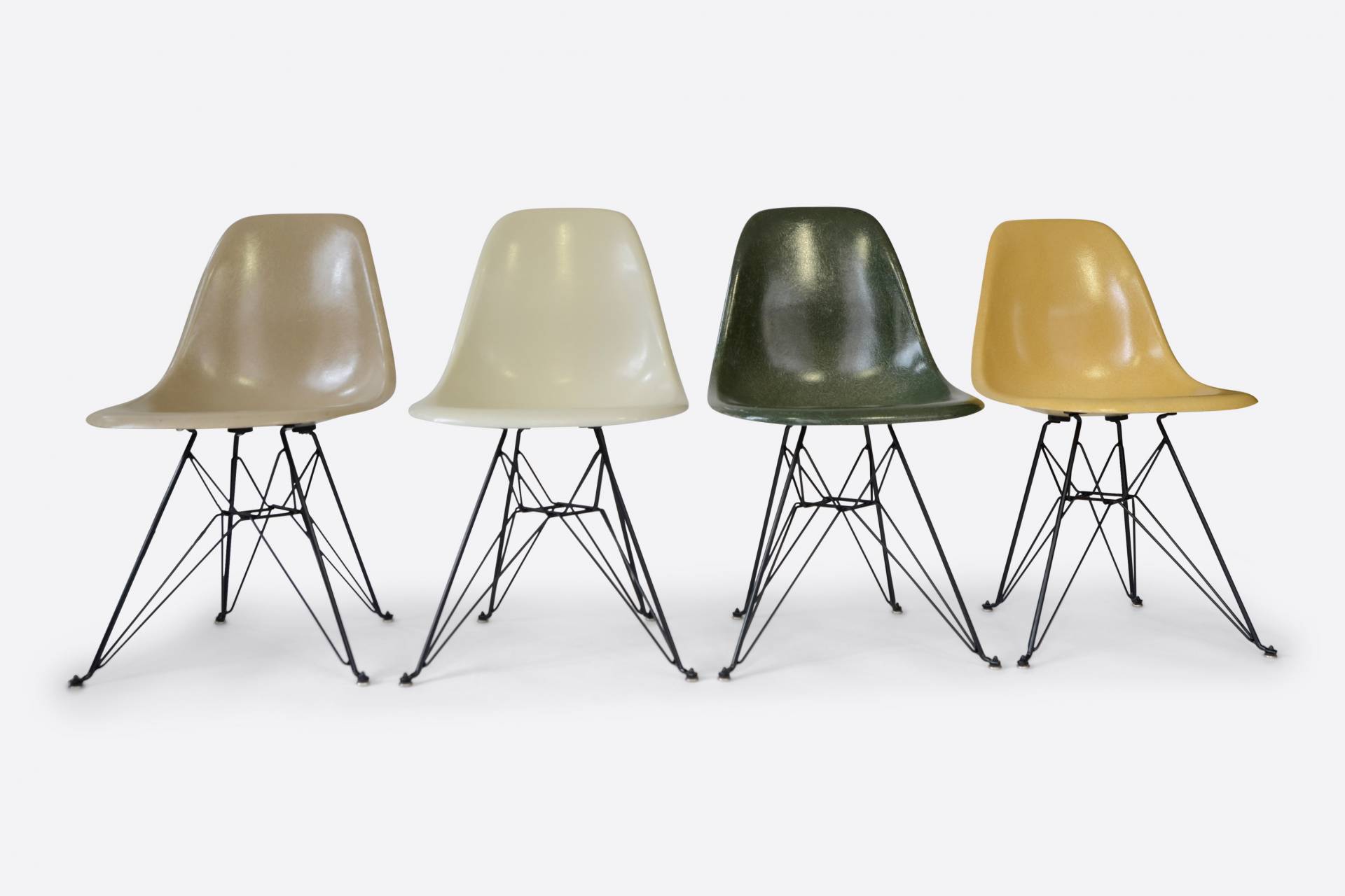 set-of-4-vintage-eames-side-chairs-cover