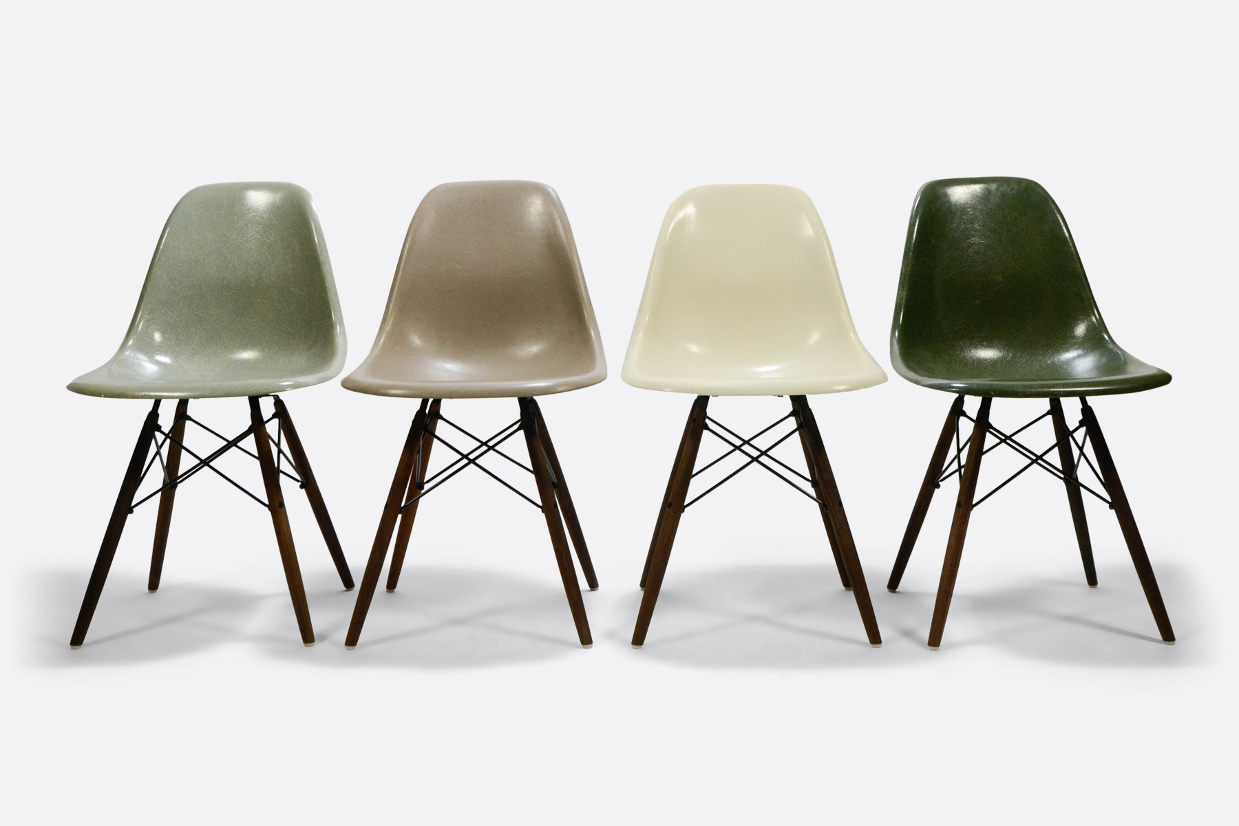 Eames DSW set of 4 Seafoam Green - Greige - Off White - Forest Green1