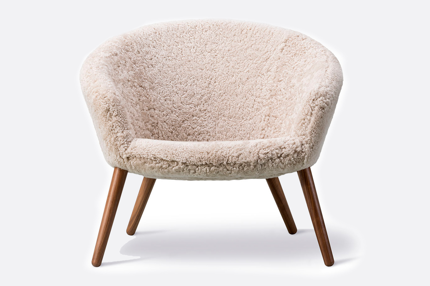 Nanna Ditzel Sheepskin | Lounge Chair | Fredericia - the modern